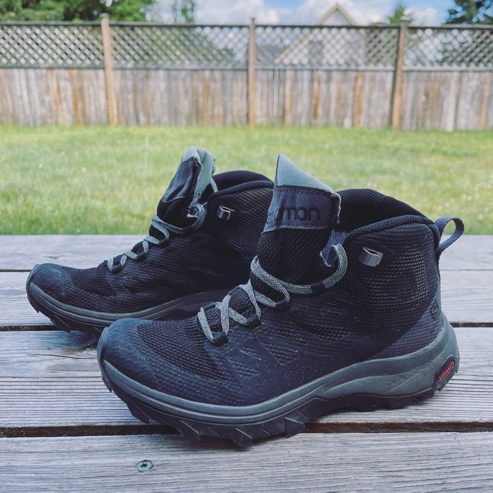 Salomon Hiking Boots womens 6.5